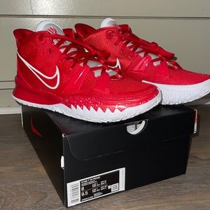 KYRIE 7